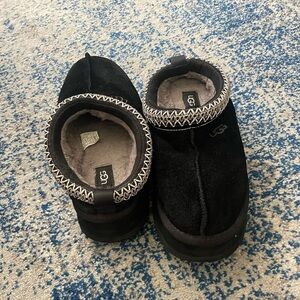UGG TAZZ PLATFORM SUEDE SLIPPERS size 8